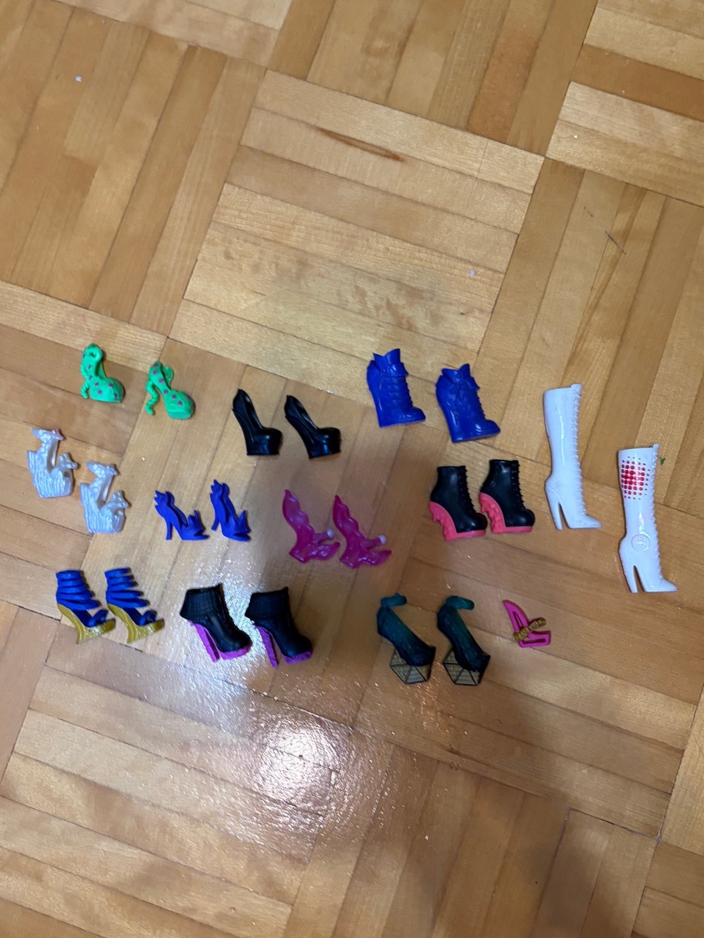 monster high doll shoes / boots lot (also available separately on my page!)